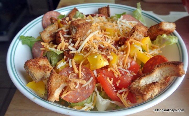 Pizza Salad - talkinginallcaps.com