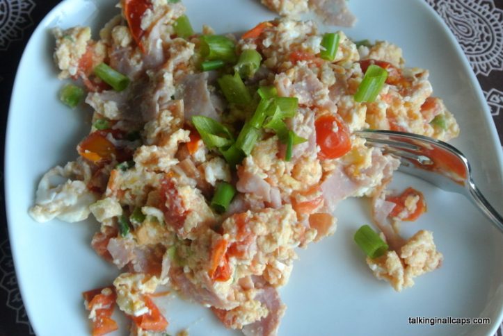 Egg scramble - easy meals - talkinginallcaps.com