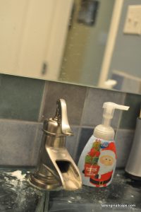 A 9 Month Pregnant Mom's Christmas Home Tour - Bathroom - talkinginallcaps.com