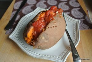 Chicken and Salsa Sweet Potatoes - Easy Meals - talkinginallcaps.com